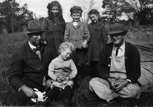 Wakelee family photo, 1911