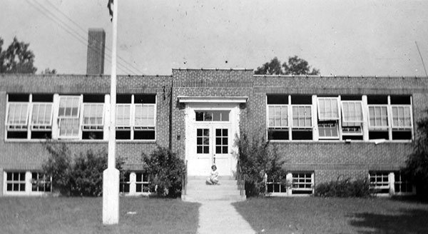 new two-room Woodtick School