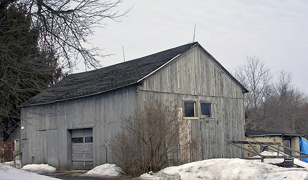 Passuck barn, 2010, side view