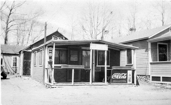 Planten's grocery and liquor store's