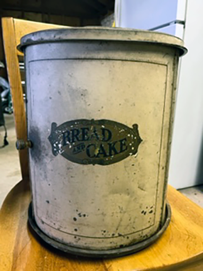 Cake/bread storage container